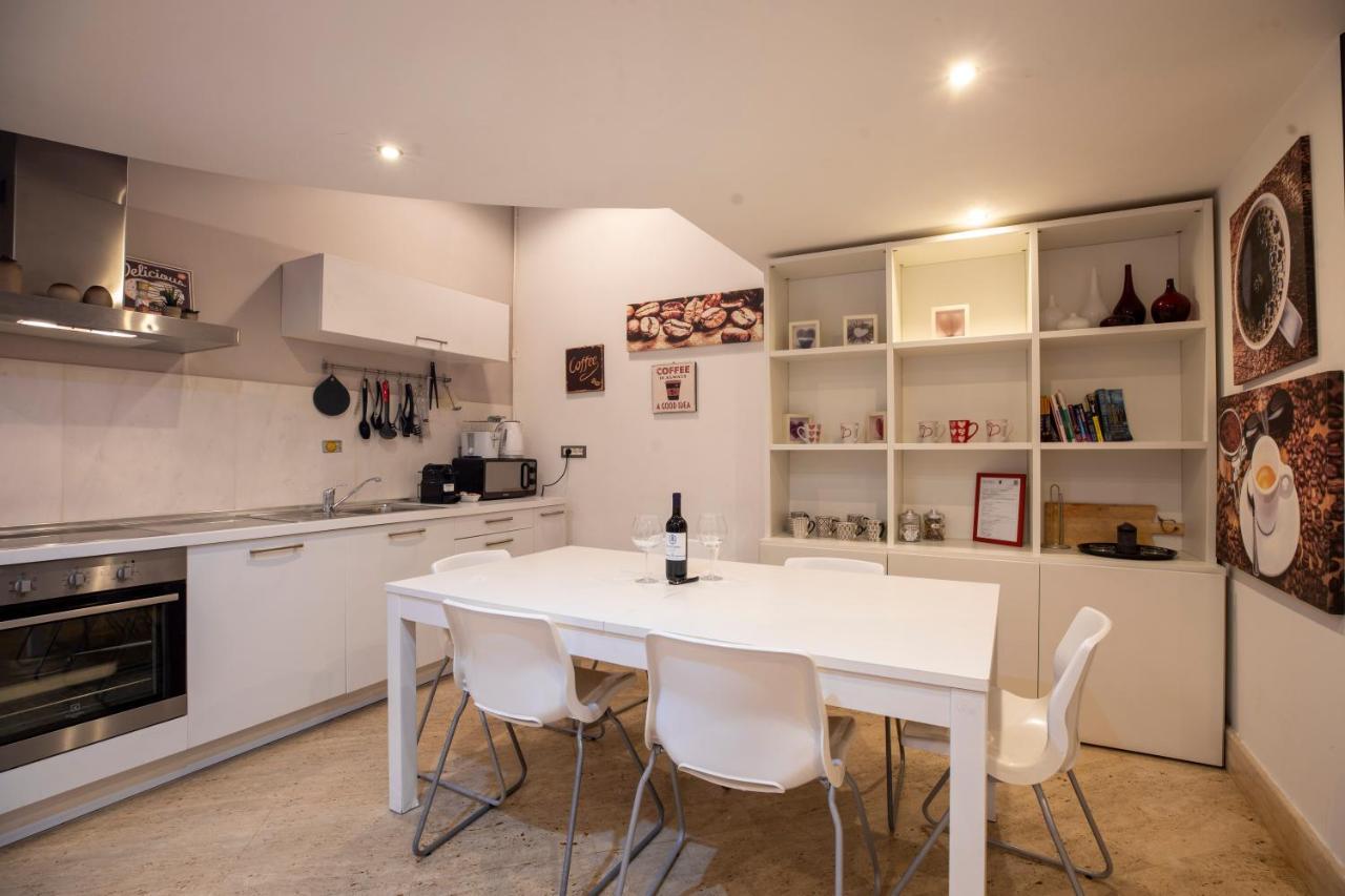 Restart Accommodations Borghese Rome Exterior photo